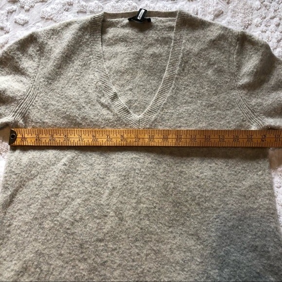 J Crew light heather gray v-neck tunic sweater, Med, wool alpaca blend - Picture 5 of 10